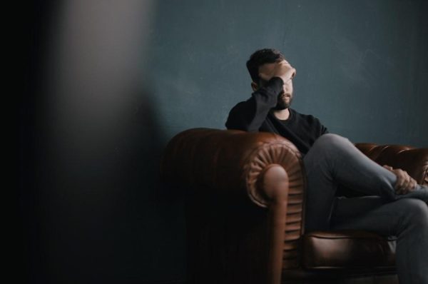 Ways in which confidence coaching can assist with managing social anxiety