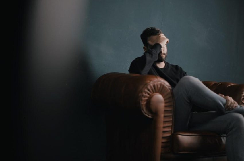 Ways in which confidence coaching can assist with managing social anxiety