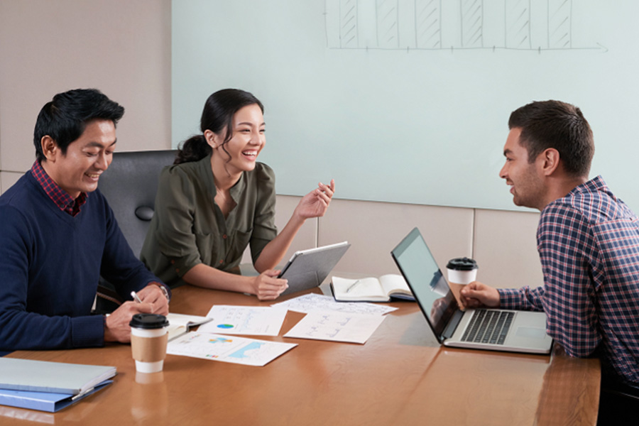 Communicating with Confidence Business English and Advanced Skills