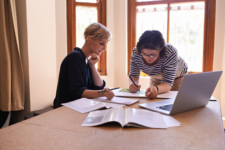 3 Ways an English Tutor in Singapore Enhances JC General Paper Performance
